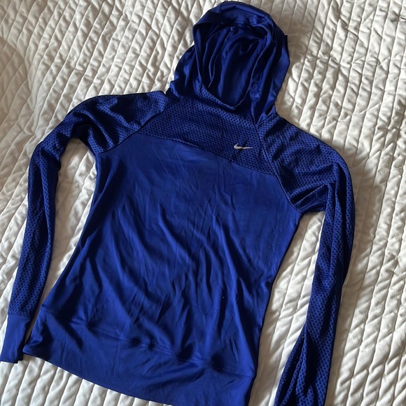 Lightweight running Nike long sleeve with hood - Picture 1 of 8